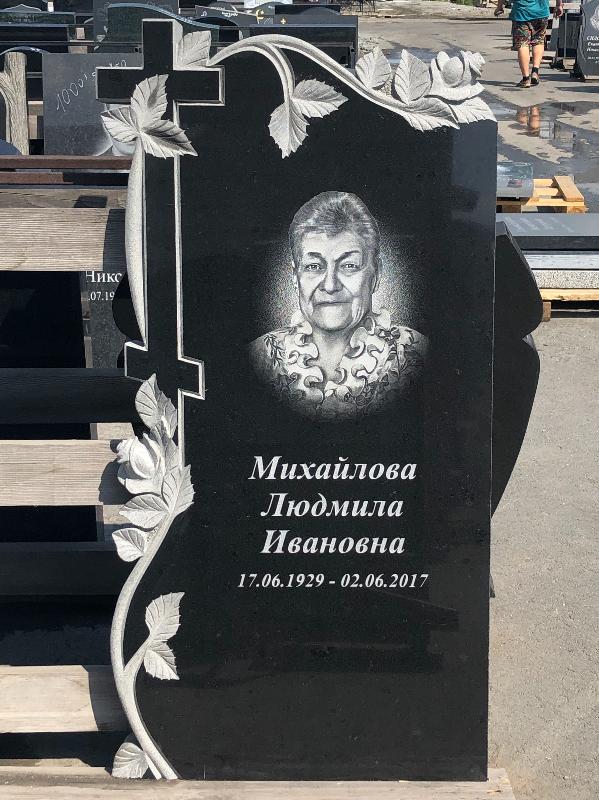 Памятник №161 из черного гранита — фото 3